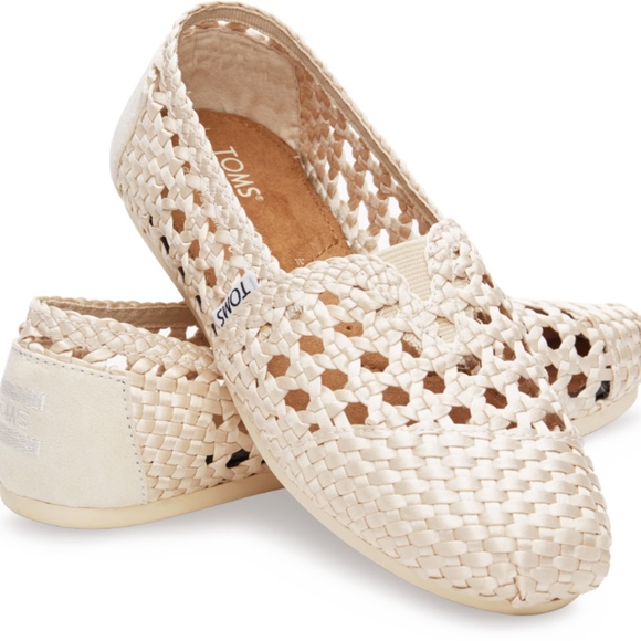 toms woven shoes