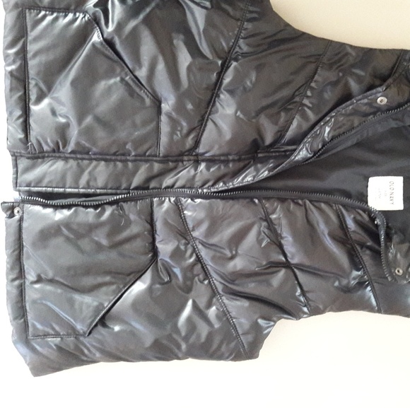 Old Navy Women's Black Puffer Vest (Sz Large) - Picture 3 of 3