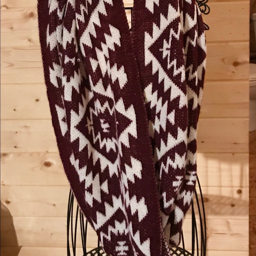 Azteca Style Infinity Scarf - Picture 2 of 2