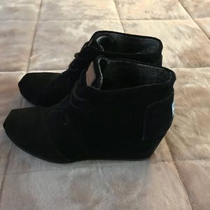 Toms black suede wedge shoes