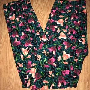One size LuLaRoe legging