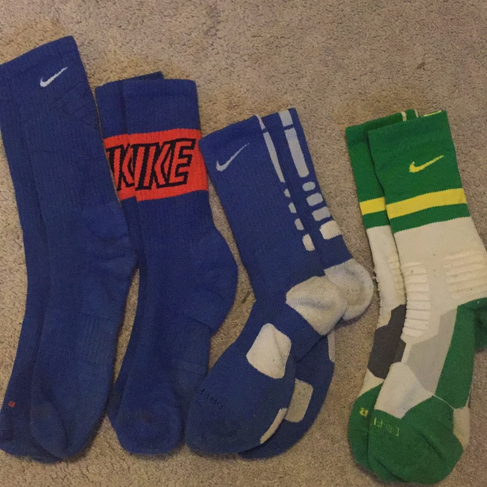 4 pairs Nike socks