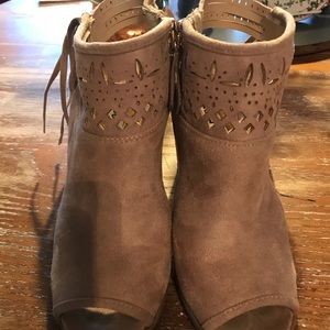 Booties light tan