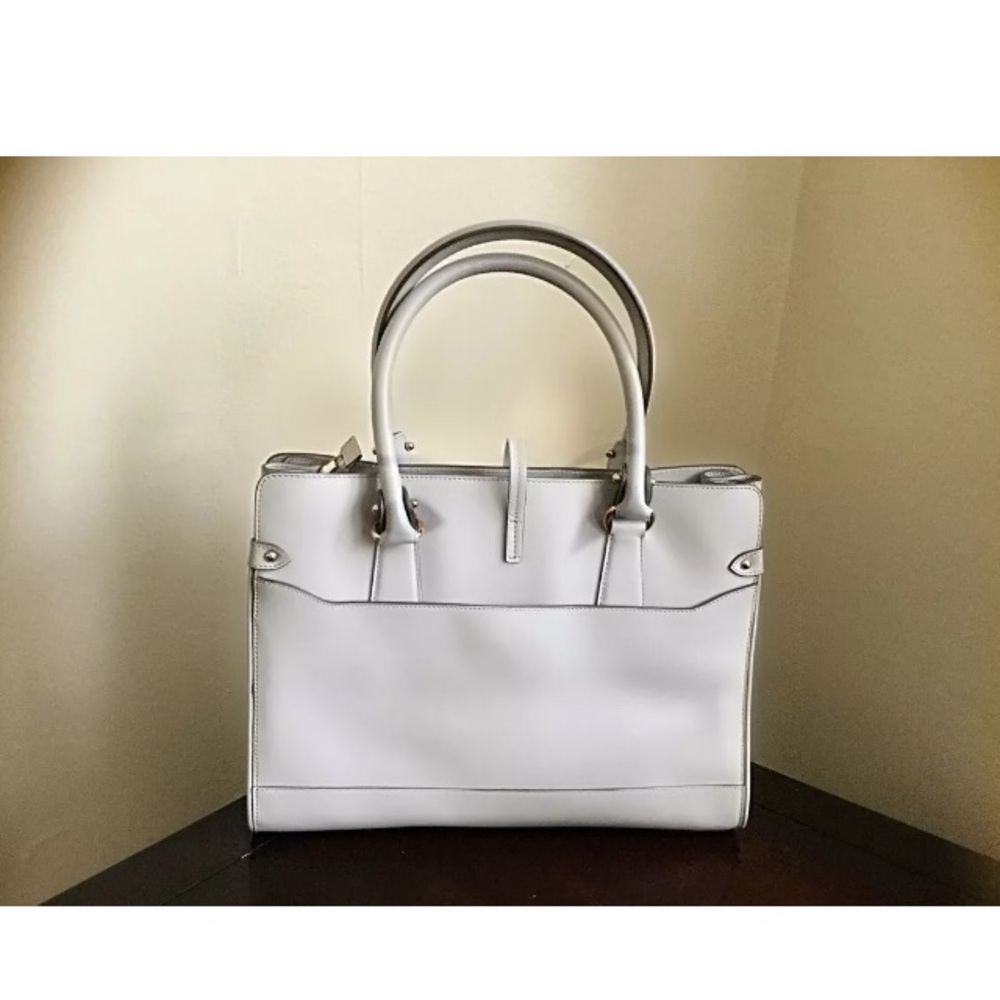 ❌❌SOLD❌❌Salvatore Ferragamo Brianna Handbag - Picture 3 of 5