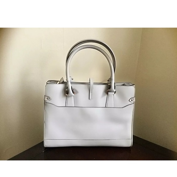 ❌❌SOLD❌❌Salvatore Ferragamo Brianna Handbag - Picture 3 of 5