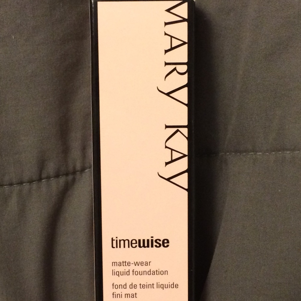SUMMER SALE Mary Kay TimeWise liquid foundation