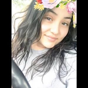 Meet your Posher, Mariaelena