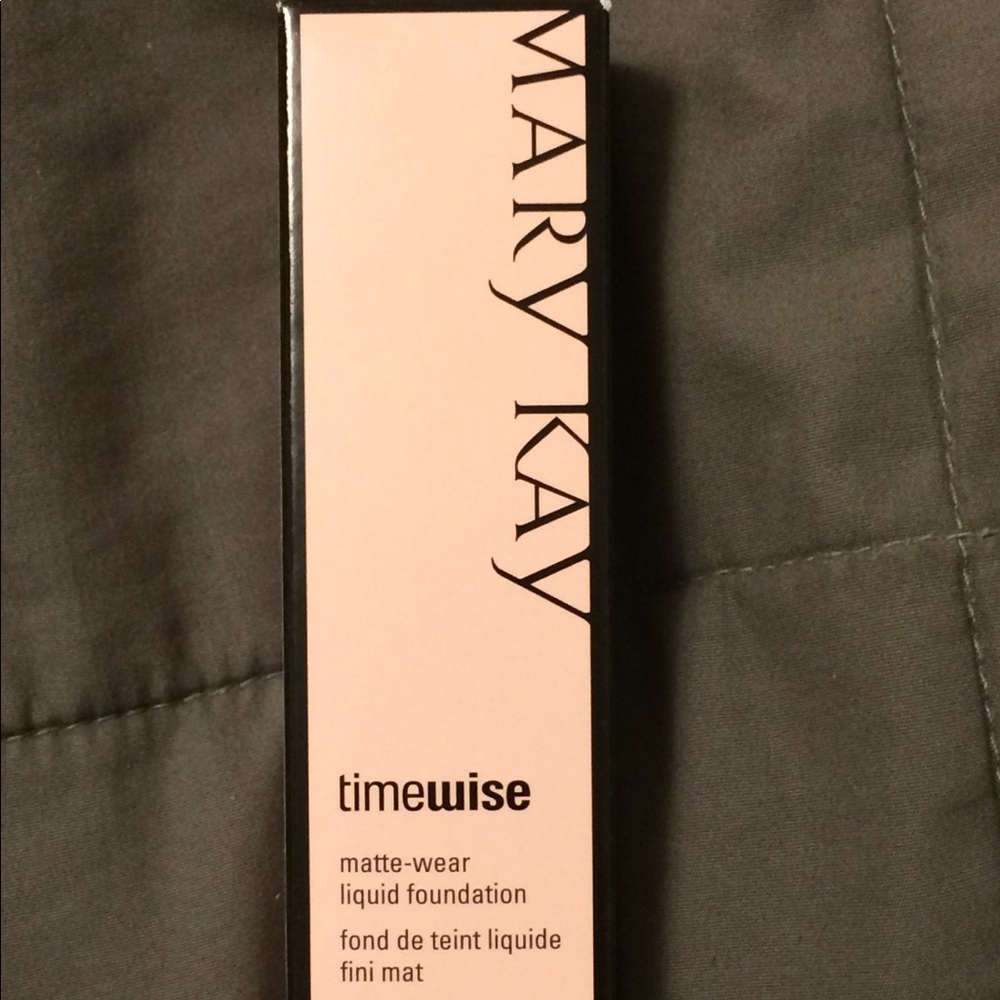SUMMER SALE Mary Kay TimeWise liquid foundation