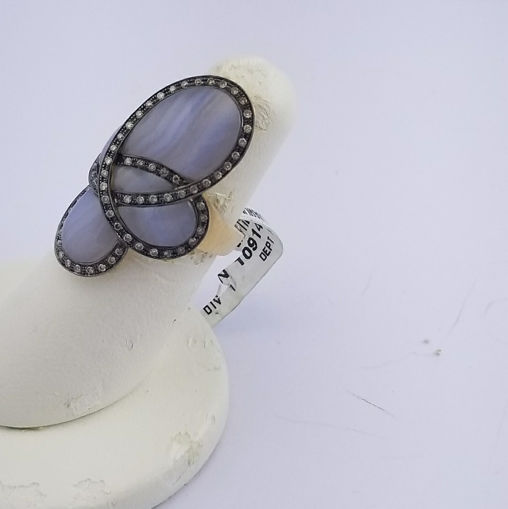 Yellow gold ring