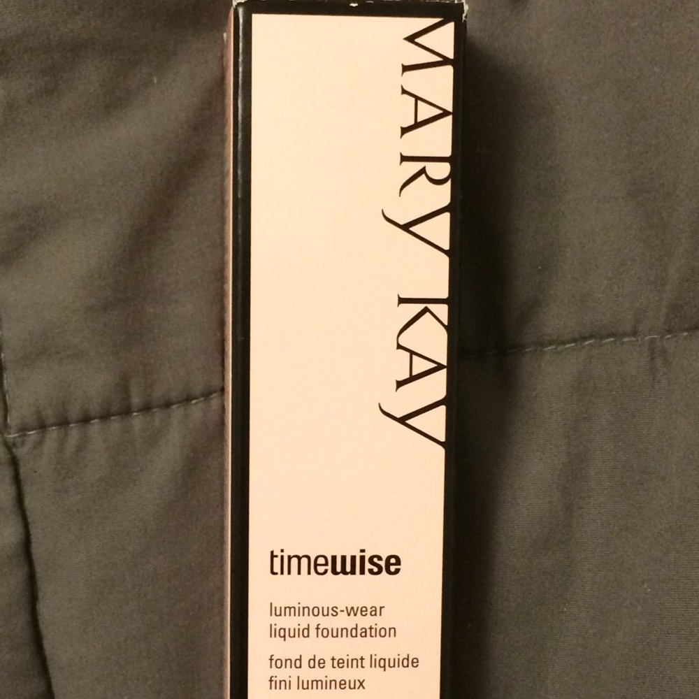 SUMMER SALE Mary Kay TimeWise liquid foundation
