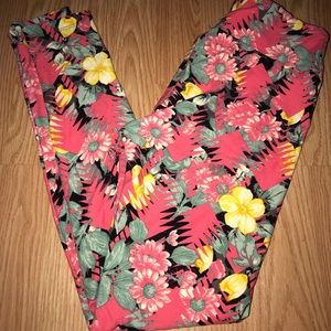 One size LuLaRoe leggings