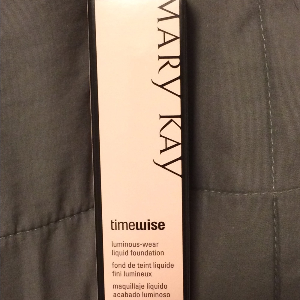 SUMMER SALE Mary Kay TimeWise liquid foundation
