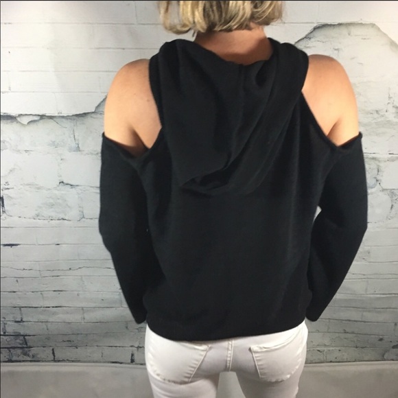 Open shoulder knit hoodie with kangaroo pocket - Picture 2 of 2