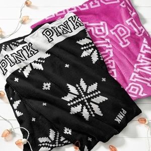 Victorias Secret Pink Blanket NWT Snowflake