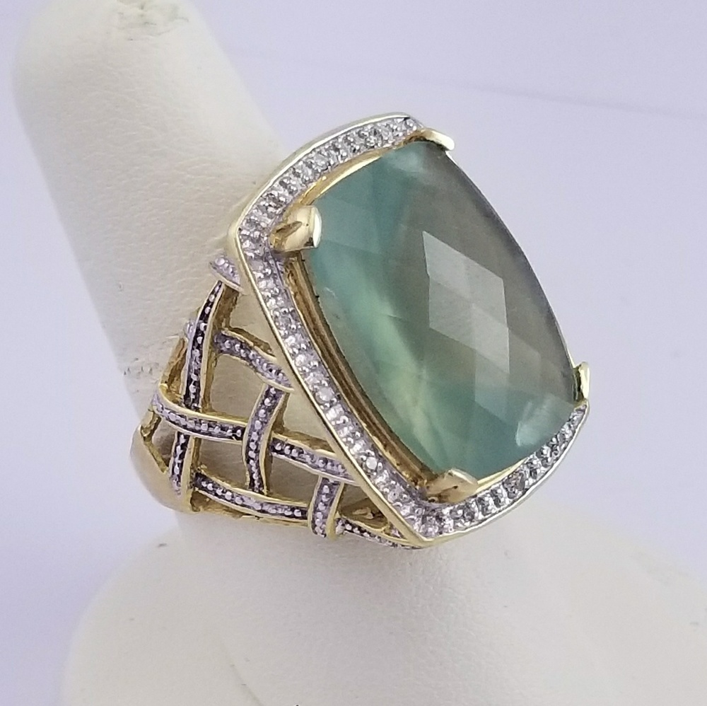 Yellow gold ring