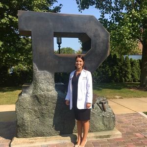 Meet your Posher, Elise