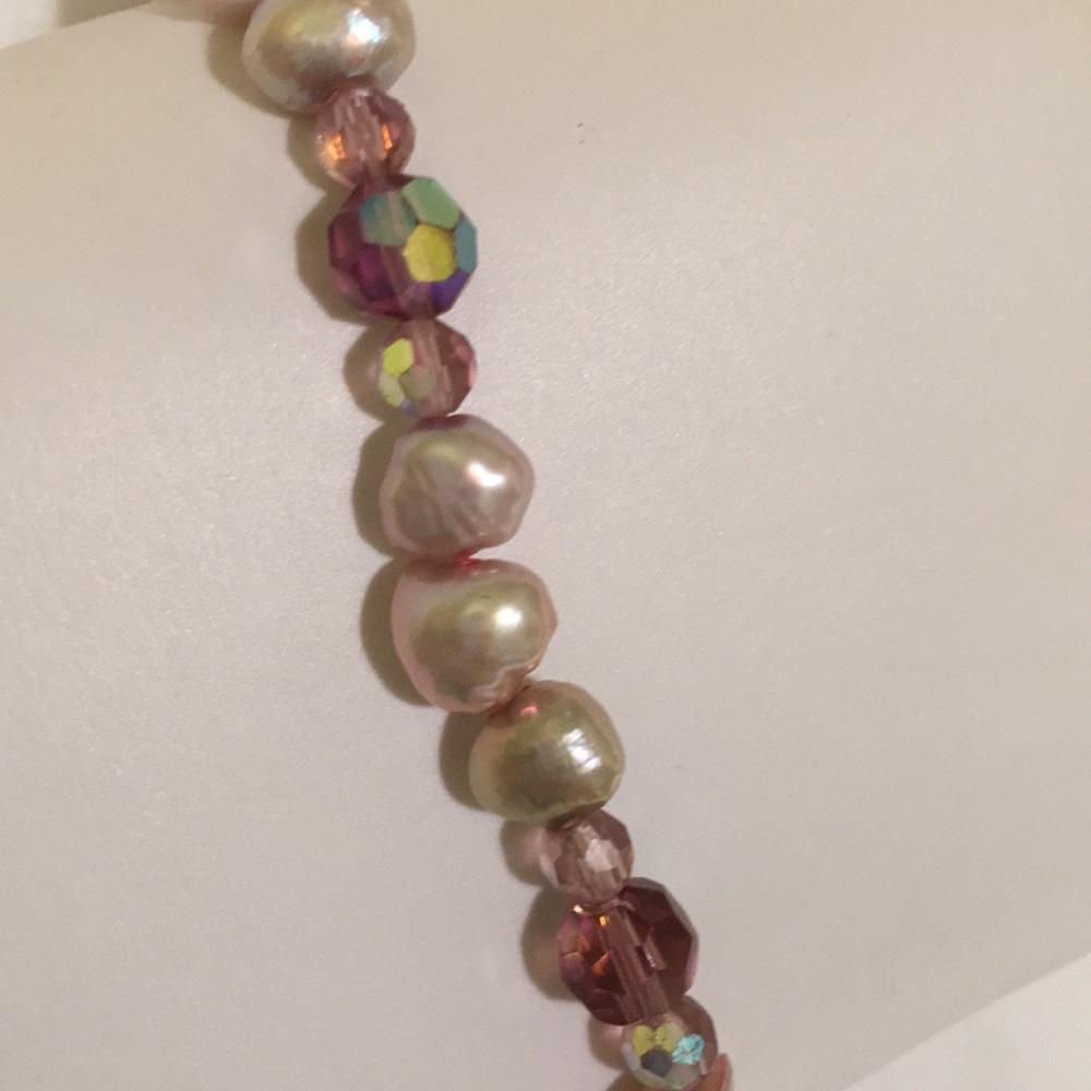 🍋
Pretty Pearl and Crystal Bracelet - Picture 2 of 5