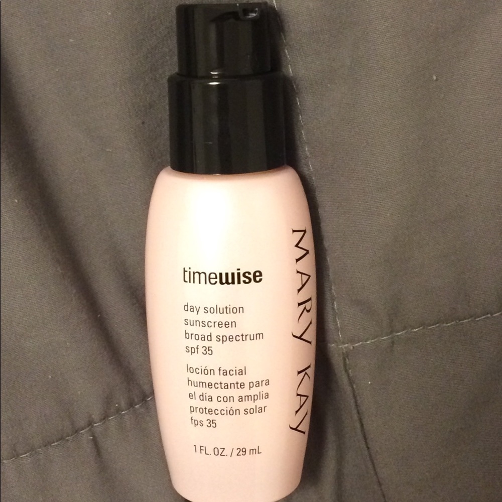 SUMMER SALE Mary Kay TimeWise day solution