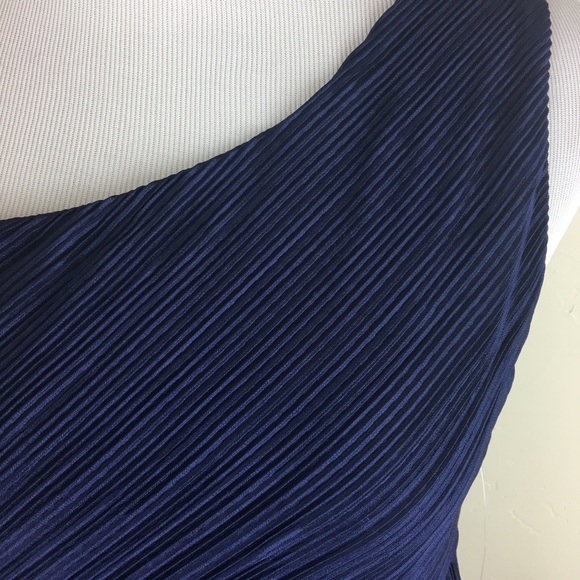 Forever 21 navy blue one shoulder holiday dress - Picture 7 of 7