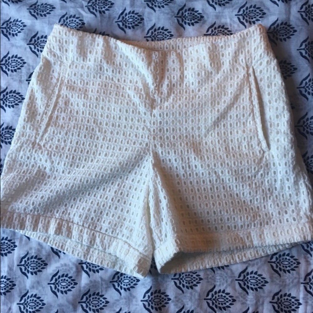 H&M eyelet shorts super cute