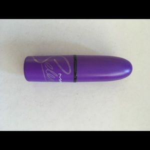 MAC Selena Lipstick Amor Prohibido
