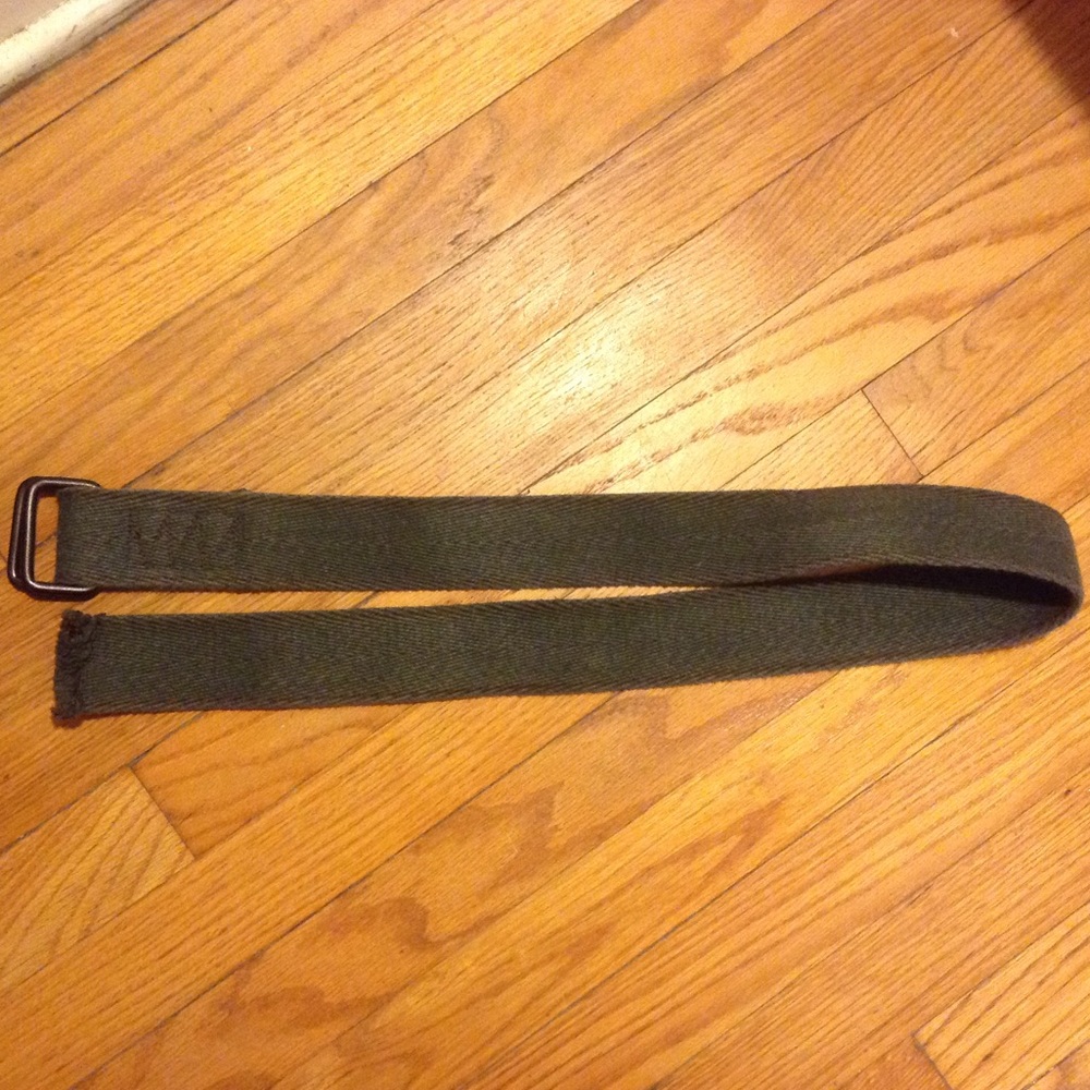 American Eagle Men's Camo Green Belt Sz Small