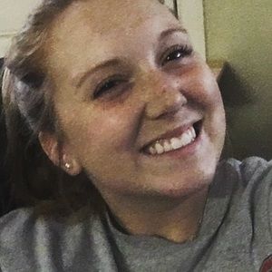 Meet your Posher, Leah