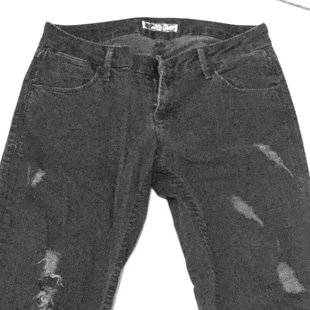 Distressed black sz 27 Hudson ankle skinny jeans