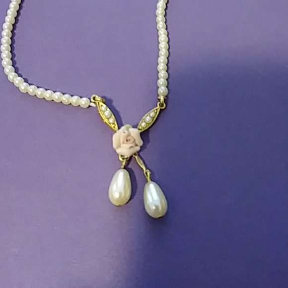 Necklace - Picture 2 of 3