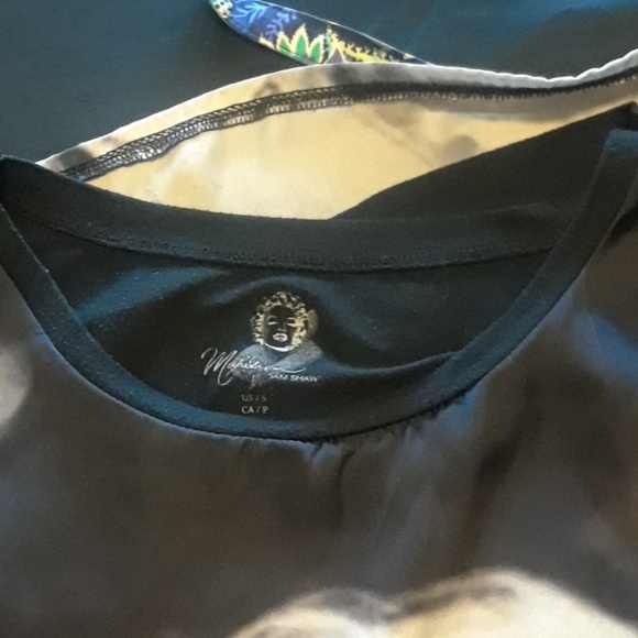 Marilyn Top.  2020 - Picture 5 of 6