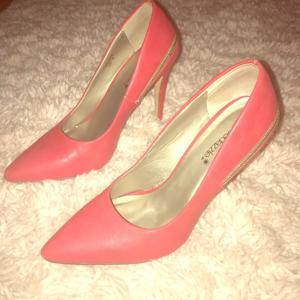 ❣️Red Pumps❣️