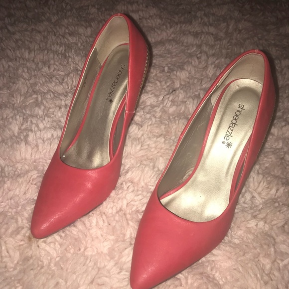 ❣️Red Pumps❣️ - Picture 3 of 5