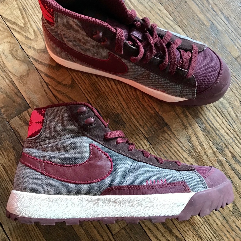 Nike Air Woman’s Size 9 High Tops
