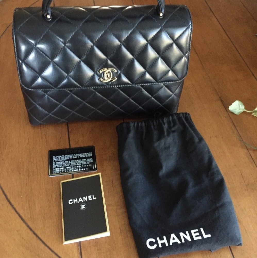 CHANEL Authentic Kelly Black Lambskin Bag