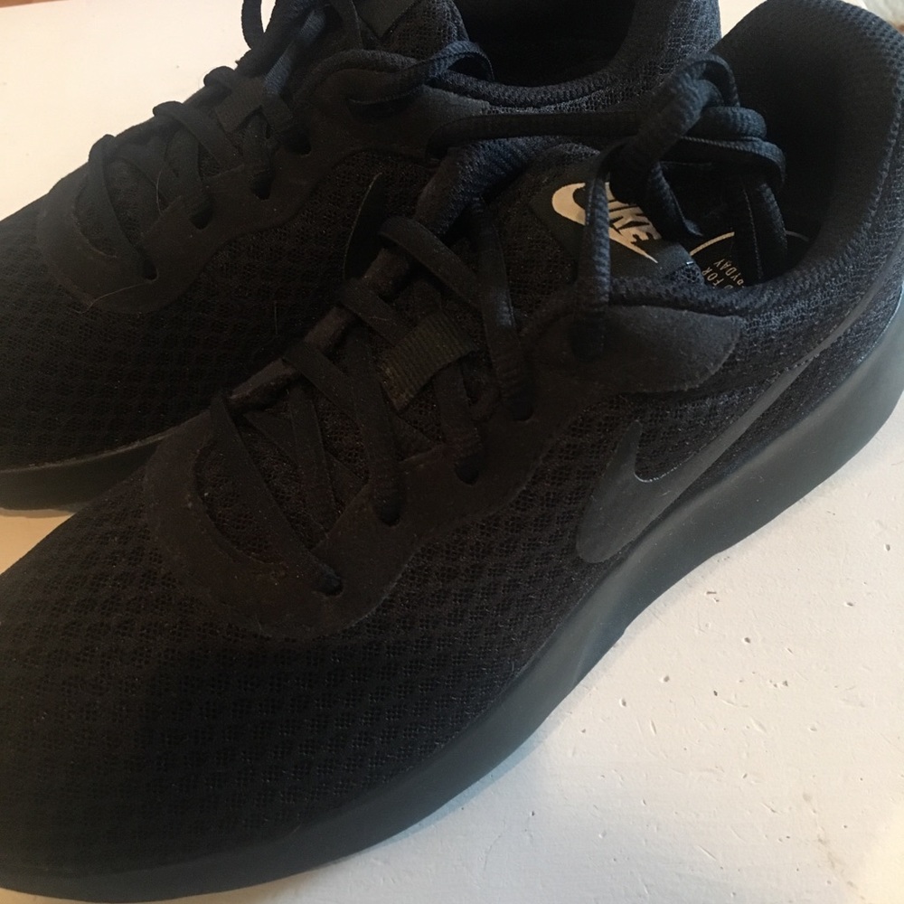 Nike Sneakers New in Box!!**