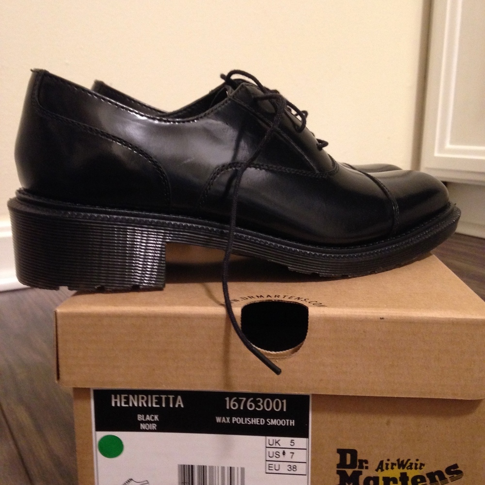 Dr Martens Adelaide Henrietta