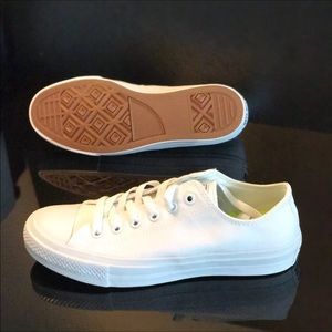 New White Limited Edition Converse