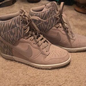 Sky high Nike women’s 9