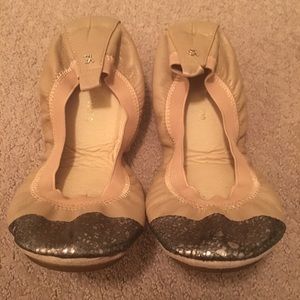 Yosi Samra foldable flats size 7