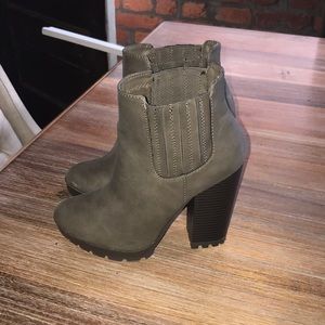 Ladies boots