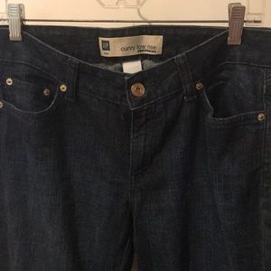 GAP Curvy blue jeans with flare leg. 5 pkt Size 6