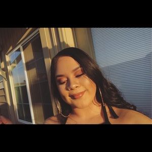 Meet your Posher, Raquel