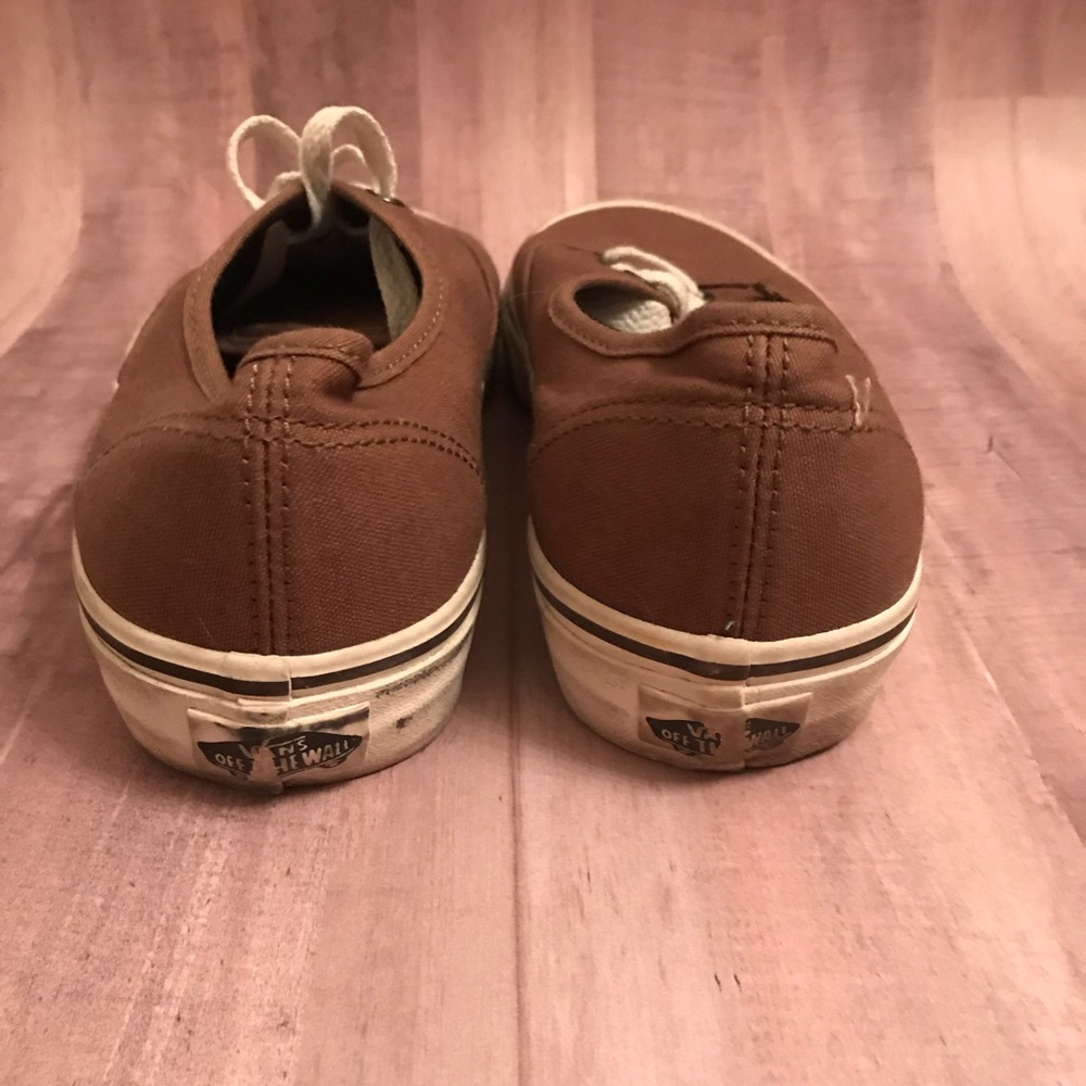 Brown, Vans