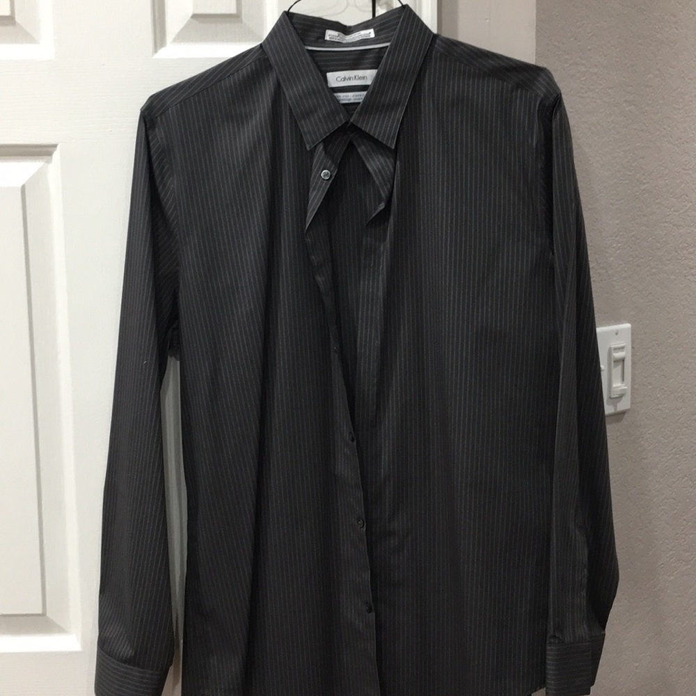 Men’s Calvin Klein dress shirt