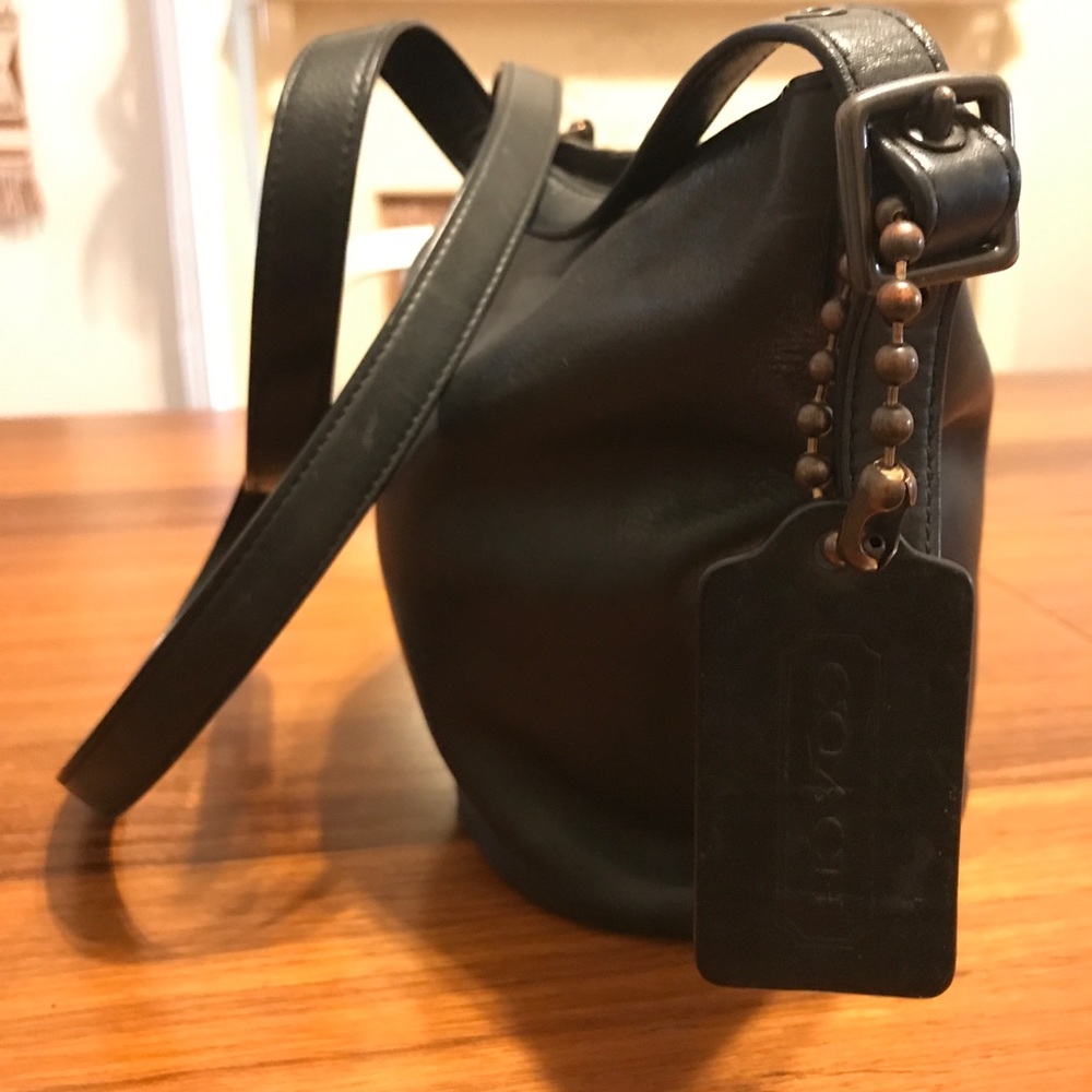 COACH SMALL BUCKET BAG