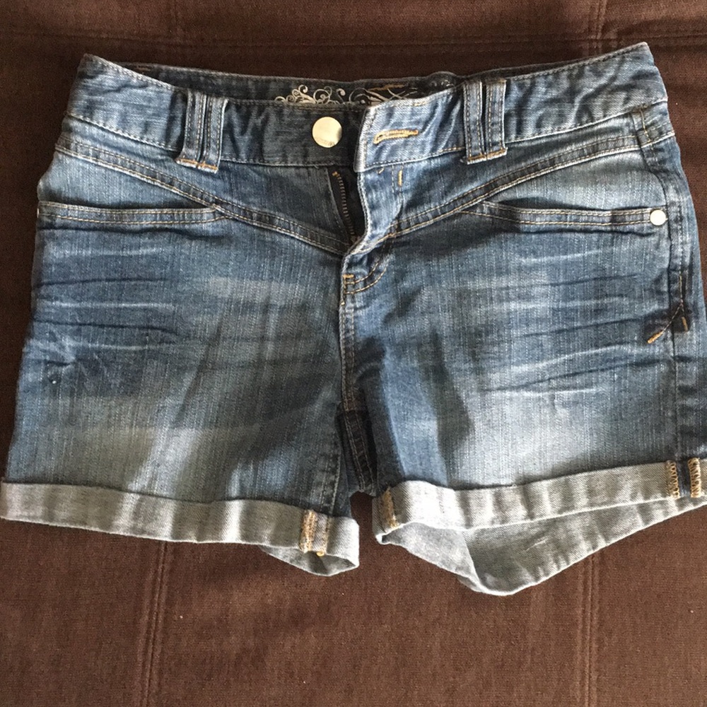 Express jeans size 2 shorty short - Picture 1 of 2