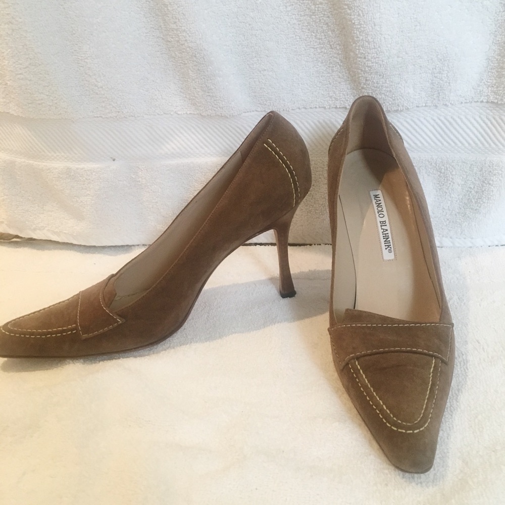 Manolo Blahnik brown suede heels. Size 40