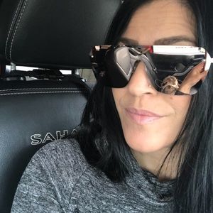 Quay Australia Rose Gold mirrored shades