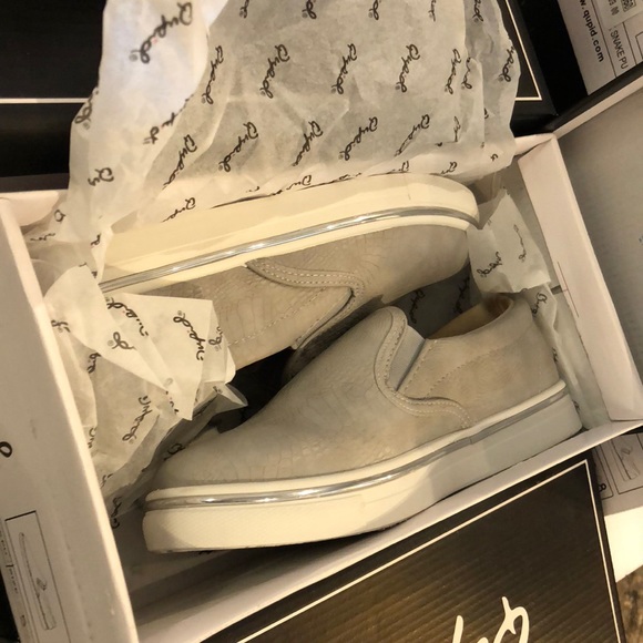 Qupid Grey Slip On Sneaker - Picture 3 of 3