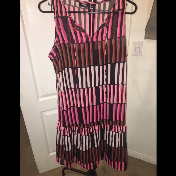Apt. 9 Dress - Picture 1 of 3